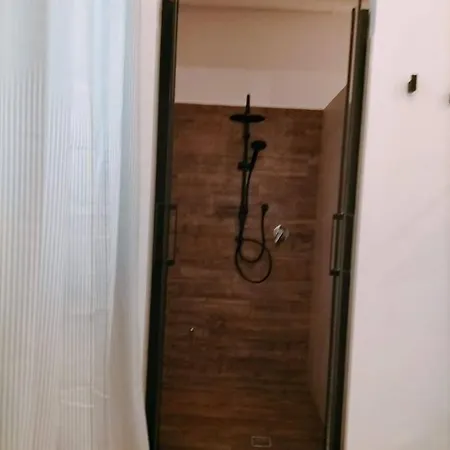 Queen Al Palazzetto *